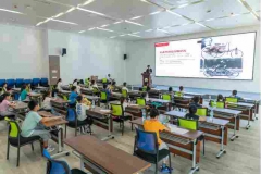 ����������Ƽ�֮�ó��������볤��5G�ǻ�չ����������Ӫ��ļ��